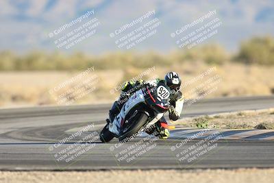 media/Dec-07-2025-CVMA (Sun) [[3e7d2de5dc]]/Race 18-Formula Twins-Formula 40 UL/